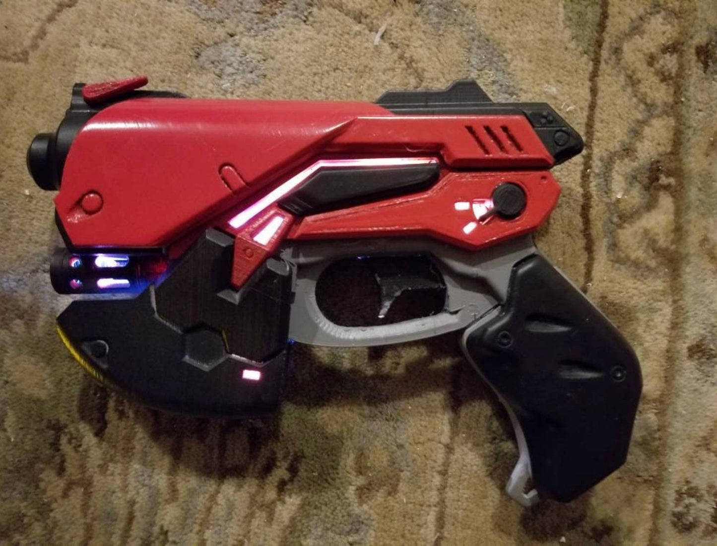 DVa Pistol